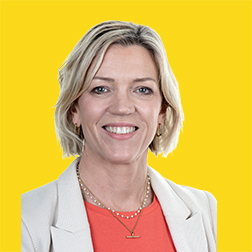 Portrait photo of author Nicola Duckworth